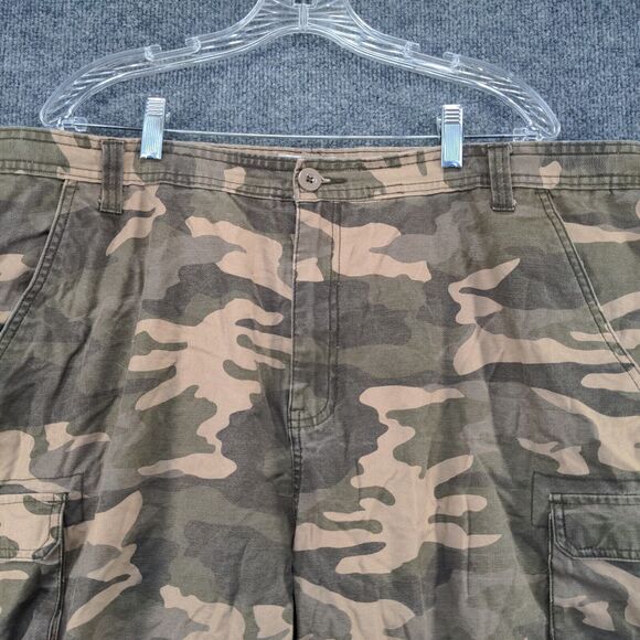 Old Mill Mens Camo Cargo Shorts Green Size 42 Cotton Pockets - Picture 6 of 10